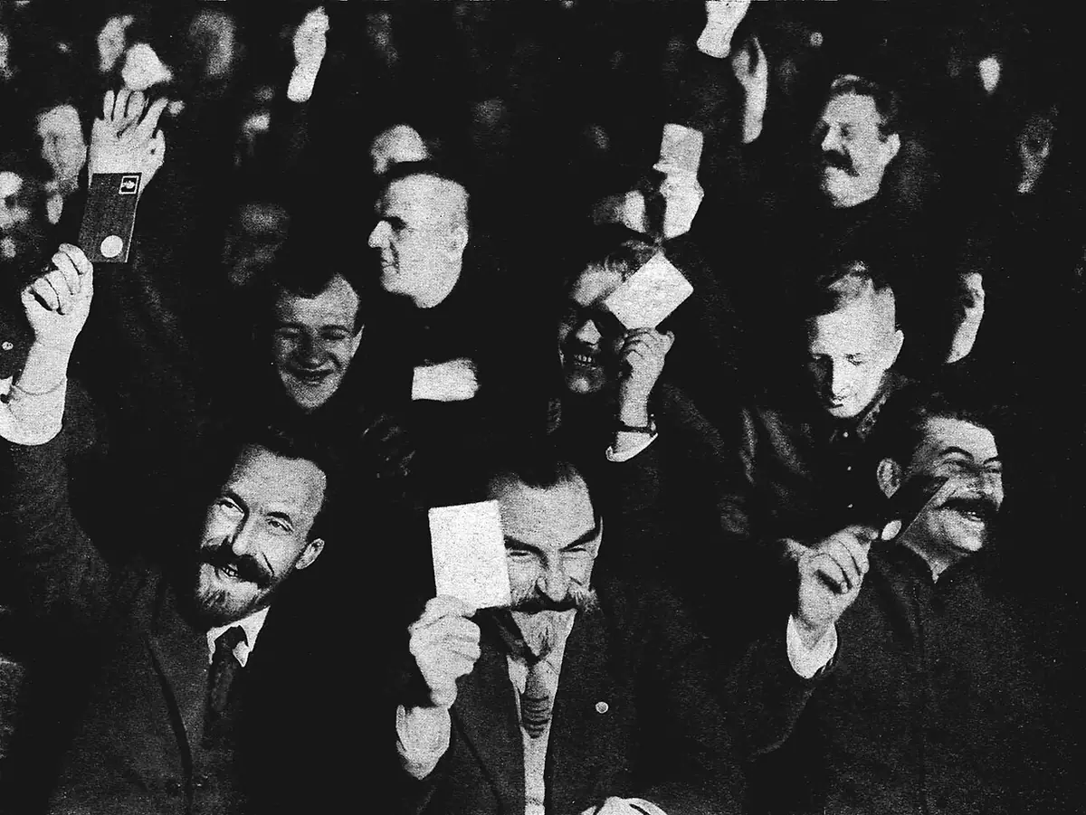 Рыков, Скрыпник и Сталин на XV съезде ВКП(б) 1927 года