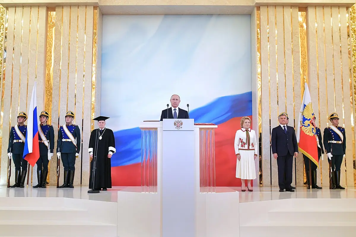 Владимир Путин вступает в должность президента Российской Федерации