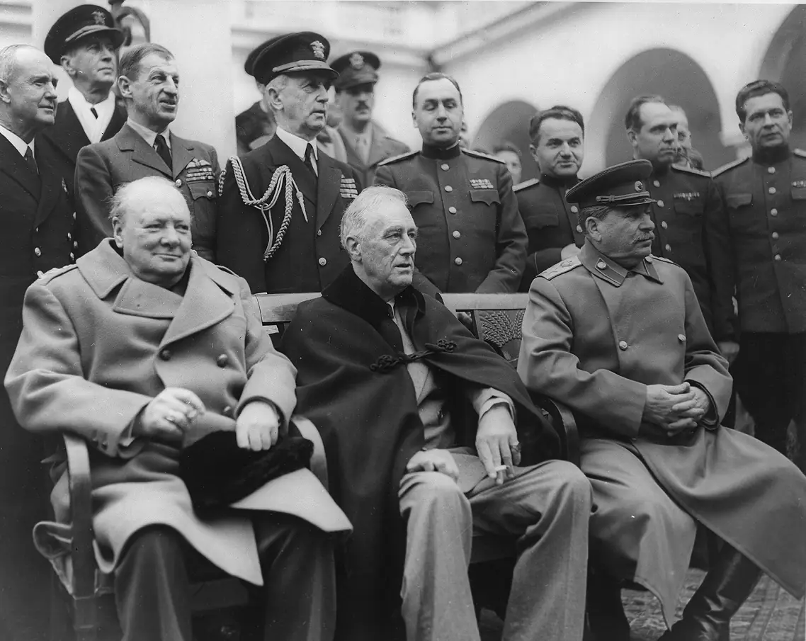 Черчилль, Рузвельт, Сталин на Ялтинской конференции, февраль 1945 года