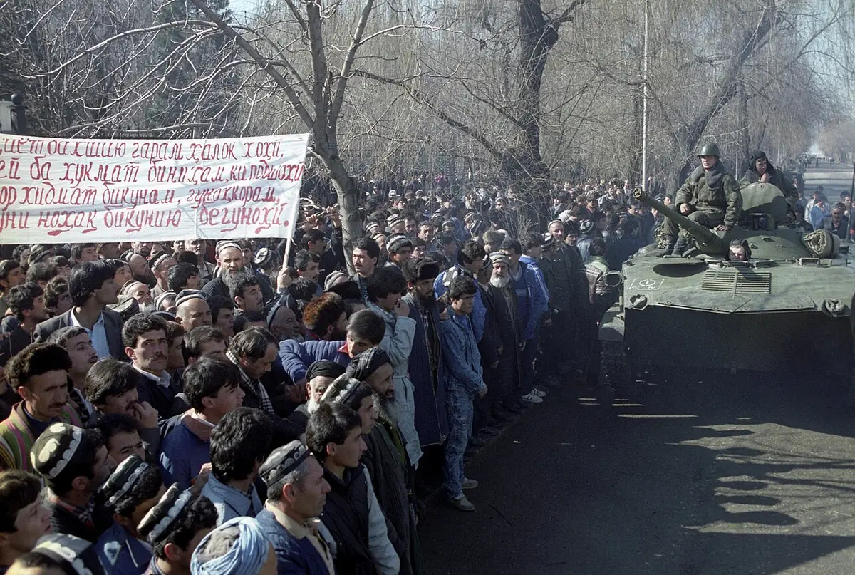 Массовые беспорядки в Душанбе. 1990