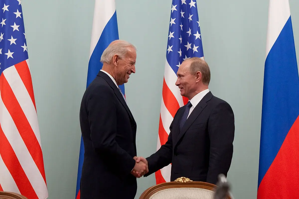 Владимир Путин и вице-президент США Джозеф Байден в 2011 году